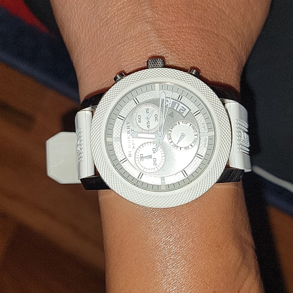 White BURBERRY strap watch
